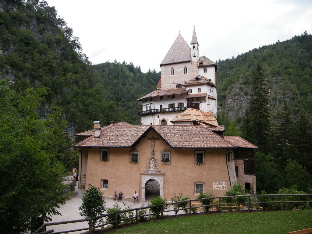 Santuario_di_S_Romedio_-_Sanzeno_(Foto_Luca_Giarelli)